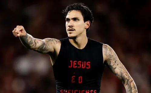 
          Imagem ilustrativa da imagem Pedro entra no 2º tempo, marca e dá a vitória ao Fla no clássico com Flu
          