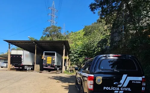 
          Imagem ilustrativa da imagem Polícia e EDP descobrem furto de energia em lava-jato de caminhões em Cariacica
          