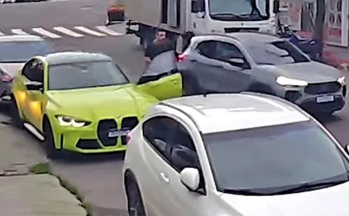 
          Imagem ilustrativa da imagem Polícia vai analisar armas e eletrônicos de suspeito de mandar matar empresário
          