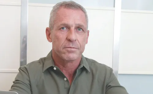 
          Imagem ilustrativa da imagem Produtos mais baratos e menos filmes americanos após taxação de Trump
          