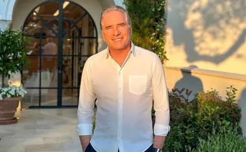 
          Imagem ilustrativa da imagem Professor pede desculpas a Roberto Justus e diz que guilhotina era metáfora
          