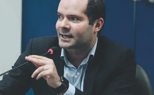 
          Imagem ilustrativa da imagem Reforma vai unificar seleção e salários de servidores públicos
          