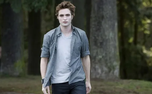 
          Imagem ilustrativa da imagem Robert Pattinson diz que odiou cenas de sexo em "Crepúsculo"
          