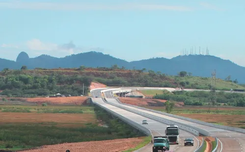 
          Imagem ilustrativa da imagem Shoppings, novo bairro e até World Trade Center na região do Contorno
          