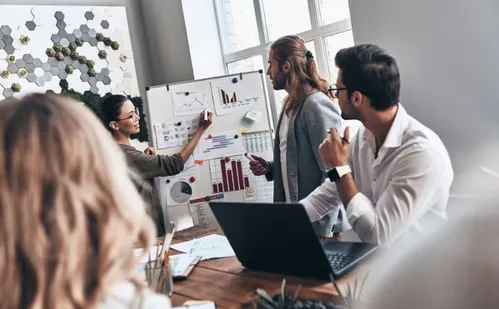 
          Imagem ilustrativa da imagem Soluções inovadoras com “ideias fora da caixa”
          