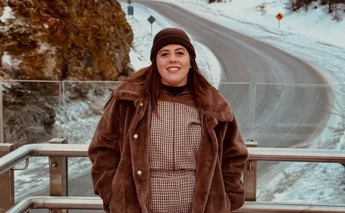 
          Imagem ilustrativa da imagem Sorrir não é esquecer, é lembrar, diz Tati Machado após perda de bebê
          