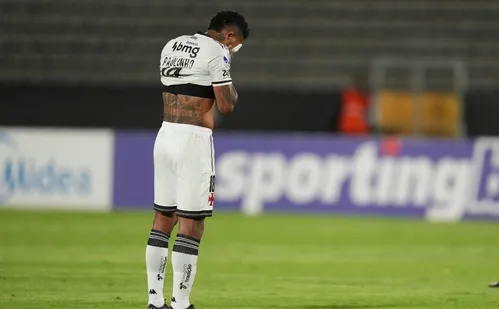 
          Imagem ilustrativa da imagem Sul-Americana: Vasco é praticamente eliminado após goleada, e Bahia se complica
          