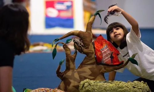 
          Imagem ilustrativa da imagem Tapetes Contadores levam exposição interativa à CAIXA Cultural Recife
          