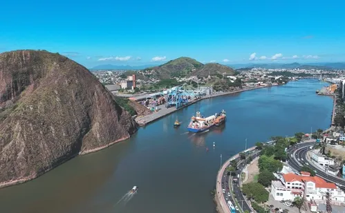 
          Imagem ilustrativa da imagem Tarifaço de Trump: Espírito Santo é o estado mais prejudicado, diz estudo
          