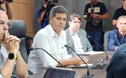 
          Imagem ilustrativa da imagem Vice-governador anuncia medidas para amenizar efeitos do tarifaço no ES
          