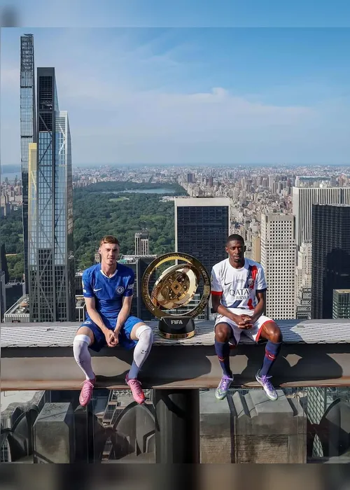 Imagem ilustrativa da imagem Fifa leva Palmer e Dembélé ao alto de NY para recriar foto histórica antes da final do Mundial