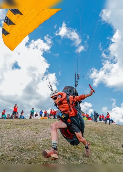 Imagem ilustrativa da imagem Mineiro conquista a terceira edição da Travessia do Espírito Santo de parapente