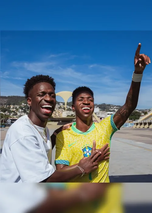 Imagem ilustrativa da imagem Vinícius Júnior ganha estátua de cera e se impressiona com semelhança