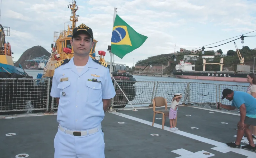 Imagem ilustrativa da imagem Capitão revela os bastidores da vida no mar