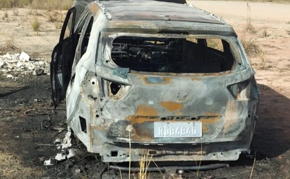 Imagem ilustrativa da imagem Carro com placa de Guarapari é incendiado no interior do Rio de Janeiro