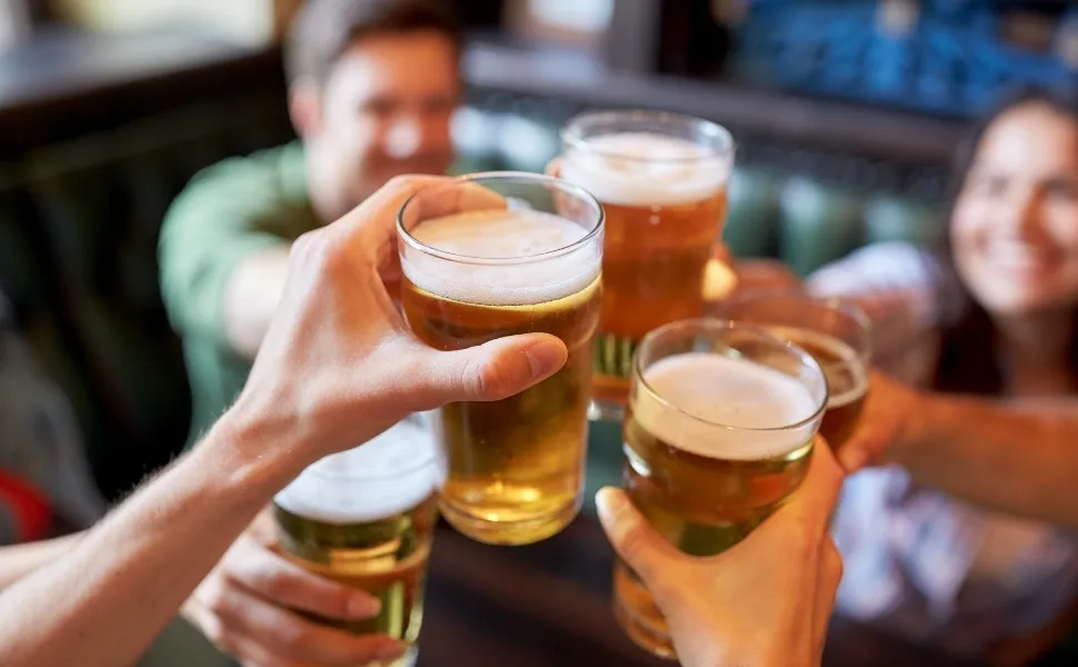 Imagem ilustrativa da imagem Dia Internacional da Cerveja: curiosidades e os sabores mais amados no Brasil