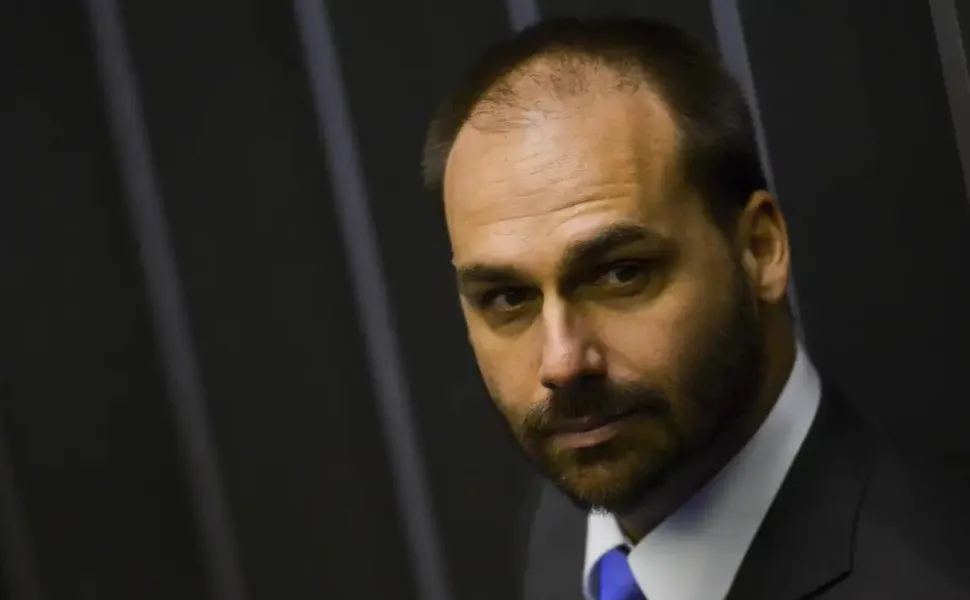 Imagem ilustrativa da imagem Eduardo Bolsonaro já disse que prisão domiciliar é 'sinônimo de impunidade'