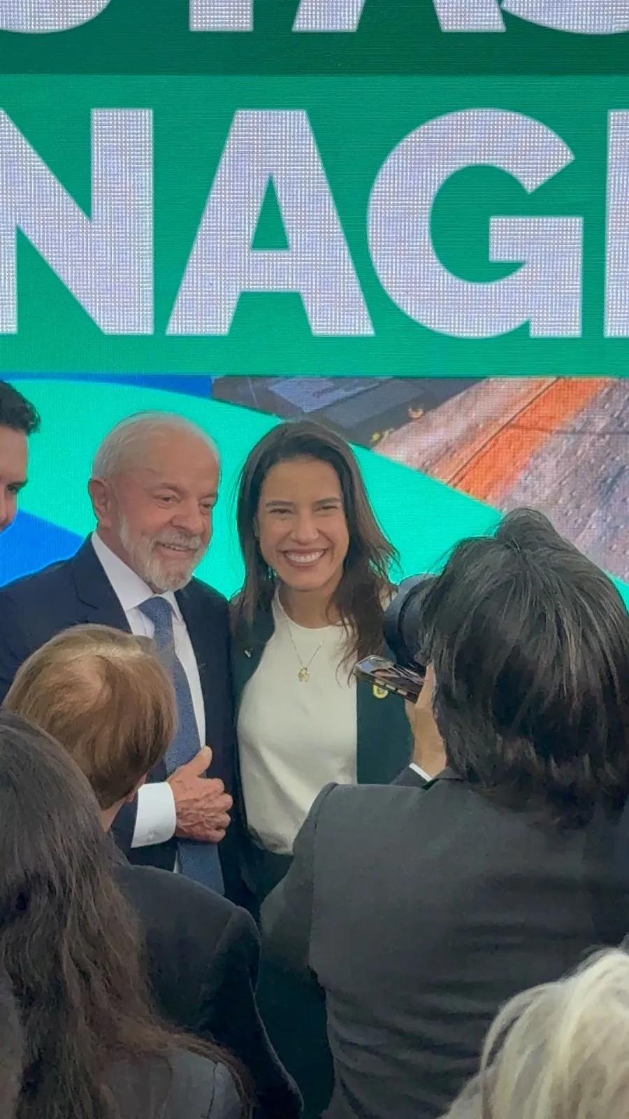 Imagem ilustrativa da imagem Em Brasília, Raquel Lyra comemora os R$ 712 milhões do Novo PAC para obras em PE