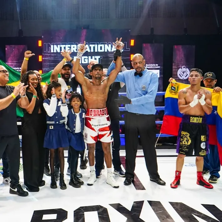 Imagem ilustrativa da imagem Esquiva Falcão, Hebert Conceição e Robson Conceição vencem no ‘sábado de ouro’ do boxe