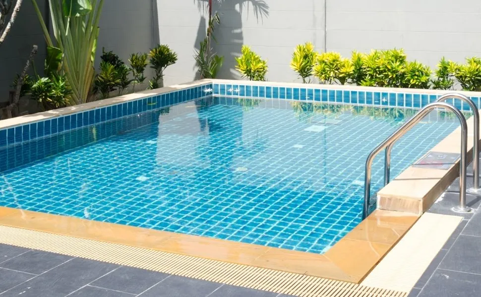 Imagem ilustrativa da imagem Hóspede vai receber pensão vitalícia após ficar tetraplégico em piscina de hotel