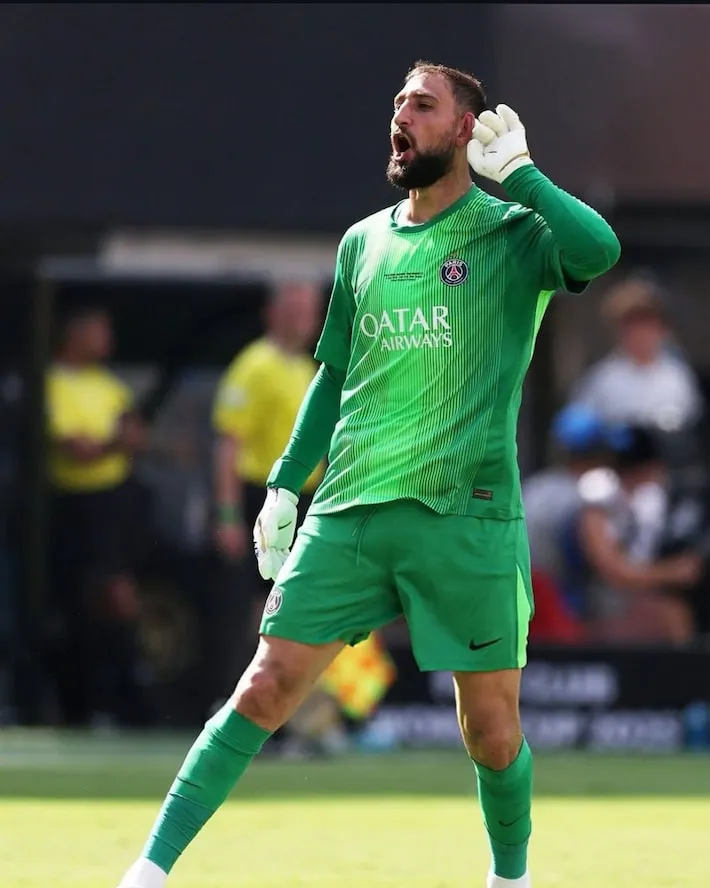 Imagem ilustrativa da imagem ‘Injustiçado’ no PSG, ‘persona non grata’ no Milan: Donnarumma acumula polêmicas mesmo com títulos