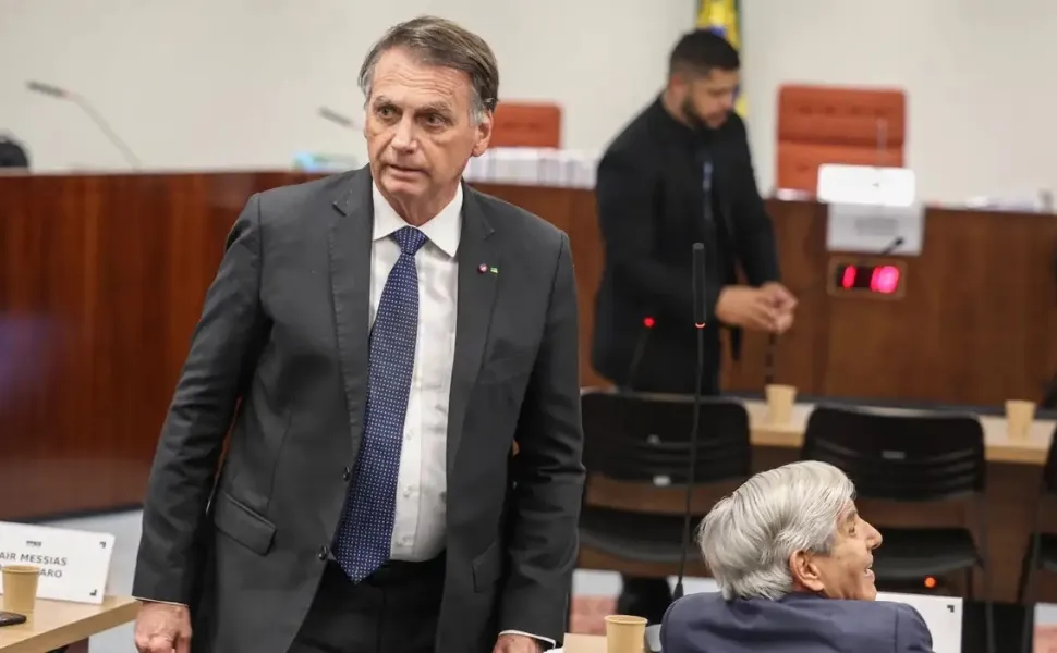 Imagem ilustrativa da imagem Prisão domiciliar: saiba o que Bolsonaro está proibido de fazer