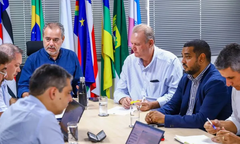 Imagem ilustrativa da imagem Silvio Costa Filho anuncia visita de Lula em meio a pressão contra Danilo Cabral