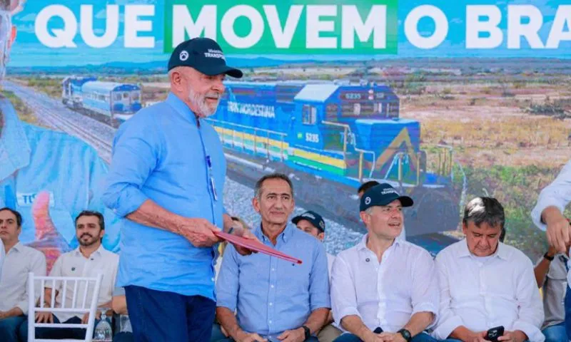 Imagem ilustrativa da imagem Silvio Costa Filho anuncia visita de Lula em meio a pressão contra Danilo Cabral