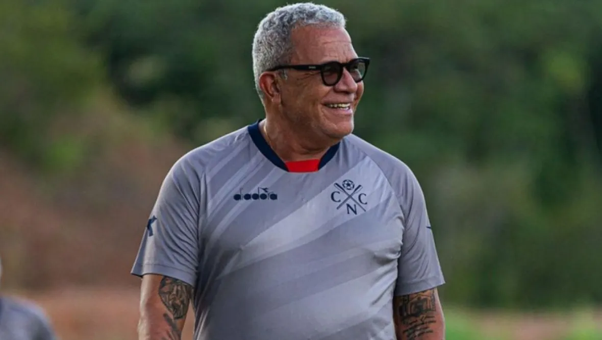Imagem ilustrativa da imagem Hélio dos Anjos levou o Náutico ao caminho certo