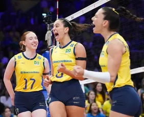 Imagem ilustrativa da imagem Em quadra com iluminação criticada, seleção feminina estreia com vitória no Mundial de vôlei