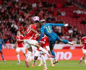 Imagem ilustrativa da imagem Fora de casa, Sport perde para o Inter e fica cada vez mais perto da Série B