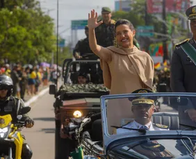 Imagem ilustrativa da imagem Governadora Raquel Lyra participa do Desfile Cívico-Militar no Recife
