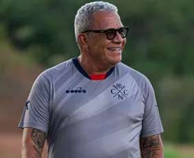 Imagem ilustrativa da imagem Hélio dos Anjos levou o Náutico ao caminho certo
