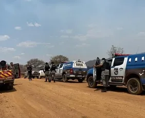 Imagem ilustrativa da imagem Incêndios atingem o Parque Nacional da Chapada dos Veadeiros, ameaçam casas e animais no entorno