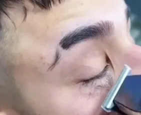 Imagem ilustrativa da imagem Moda de cortar cílios vira risco para a visão, alerta especialista