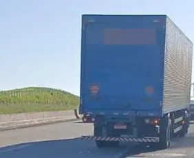Imagem ilustrativa da imagem Motociclista morre em colisão com caminhão na BR 101