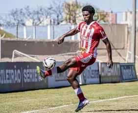 Imagem ilustrativa da imagem Náutico vence Londrina por 2x0 e assume vice-liderança da Série C