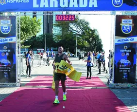 Imagem ilustrativa da imagem Os vencedores da 8ª Corrida do Soldado Confiauto em Vitória