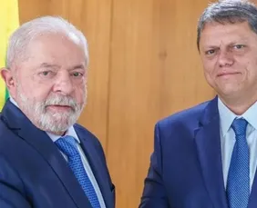 Imagem ilustrativa da imagem Pesquisa diz que Lula teria 43% e Tarcísio  35% em possivel 2º turno