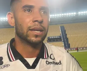 Imagem ilustrativa da imagem Santa Cruz vence o Maranhão fora de casa e abre vantagem na semifinal da Série D
