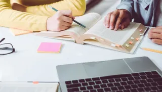 Imagem ilustrativa da imagem Com salário de R$ 7 mil, Vitória abre seleção para engenheiro mecânico