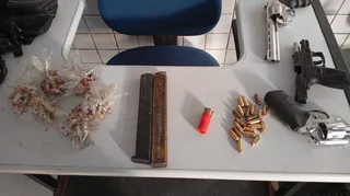 Imagem ilustrativa da imagem Confronto entre traficantes em Olinda deixa saldo de quatro mortos