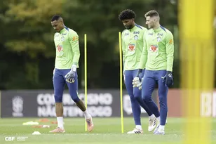 Imagem ilustrativa da imagem Hugo Souza celebra chance na Seleção: “Trabalhei a vida inteira por isso”