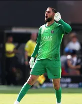 Imagem ilustrativa da imagem ‘Injustiçado’ no PSG, ‘persona non grata’ no Milan: Donnarumma acumula polêmicas mesmo com títulos