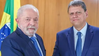 Imagem ilustrativa da imagem Pesquisa diz que Lula teria 43% e Tarcísio  35% em possivel 2º turno
