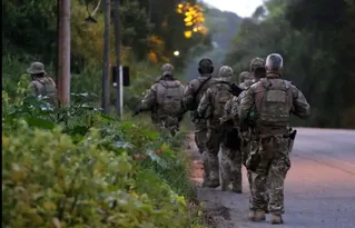 Imagem ilustrativa da imagem Plano contra violência policial na Bahia prevê até prêmio em dinheiro para reduzir mortes por PMs