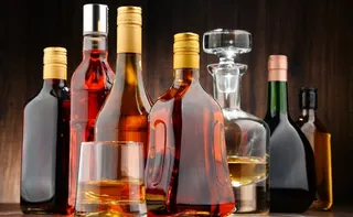 Imagem ilustrativa da imagem Saiba os 7 erros mais comuns em bebidas falsificadas e como reconhecê-los