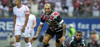 Imagem ilustrativa da imagem Santa Cruz vence América/RN e dá passo importante para acesso à Série C