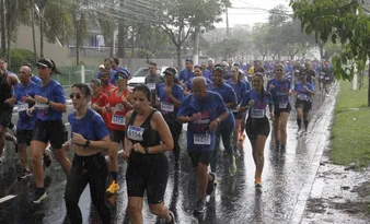 Imagem ilustrativa da imagem Corrida Tribuna Ruas da Cidade: tradição e festa à beira da baía