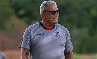 Imagem ilustrativa da imagem Hélio dos Anjos levou o Náutico ao caminho certo